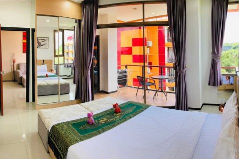 Condo in Phuket, Thailand, 2 bedrooms № 170854 - photo 6
