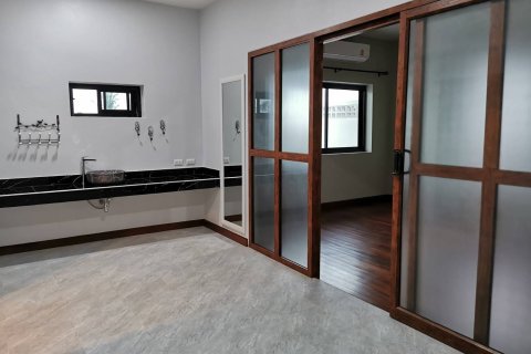 Дом в Пхитсанулоке, Таиланд с 4 спальнями № 169116 - фото 17