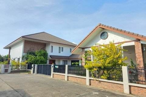 Дом в Пхитсанулоке, Таиланд с 4 спальнями № 169116 - фото 5