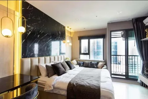 Студия в кондо в Патхум Ване, Бангкок, Таиланд № 169115 - фото 1