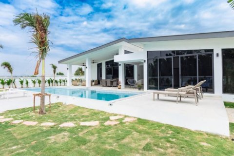 Villa à Hua Hin, Thaïlande 4 chambres № 119447 - photo 1