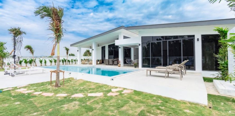 Villa à Hua Hin, Thaïlande 4 chambres № 119447
