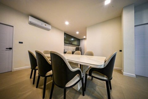 Villa in Bang Lamung, Thailand 6 bedrooms № 119446 - photo 4