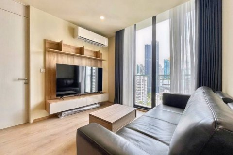 Condo in Bangkok, Thailand, 2 bedrooms  № 119450 - photo 1