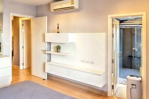 Condo in Bangkok, Thailand, 2 bedrooms  № 119448 - photo 6