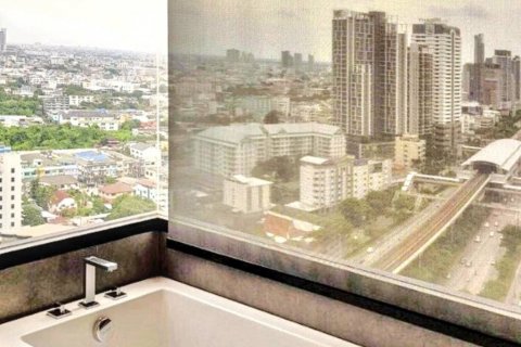 Condo in Bangkok, Thailand, 2 bedrooms  № 119448 - photo 9