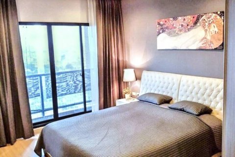 Condo in Bangkok, Thailand, 2 bedrooms  № 119448 - photo 3