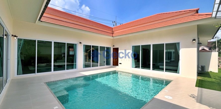 Casa de 3 dormitorios en Pattaya, Tailandia № 209359