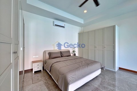 Casa de 3 dormitorios en Pattaya, Tailandia № 209359 - foto 16