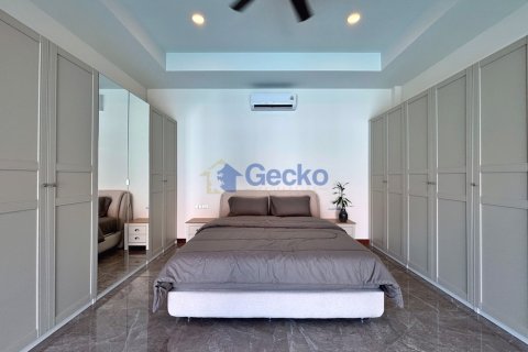 Casa de 3 dormitorios en Pattaya, Tailandia № 209359 - foto 15
