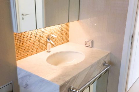Condo in Bangkok, Thailand, 2 bedrooms  № 180641 - photo 19