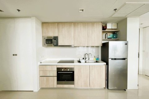 Condo in Bangkok, Thailand, 2 bedrooms  № 180641 - photo 10