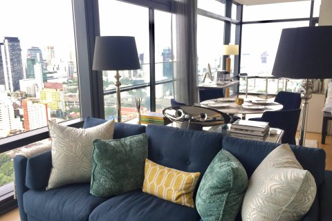 Condo in Bangkok, Thailand, 2 bedrooms  № 180641 - photo 4
