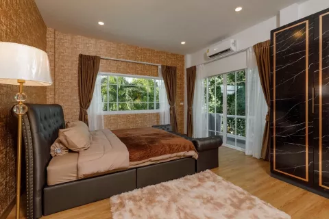 House in Hang Dong, Thailand 4 bedrooms № 139901 - photo 12