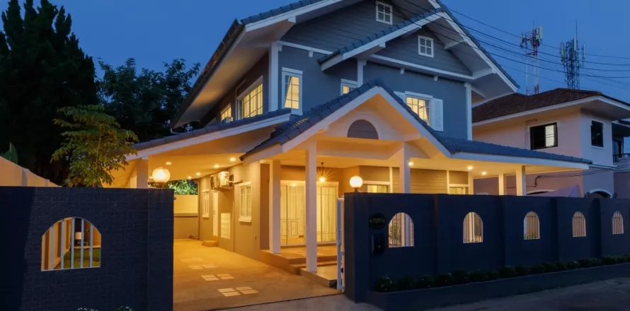 House in Hang Dong, Thailand 4 bedrooms № 139901