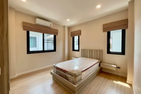 House in Pattaya, Thailand 3 bedrooms № 153566 - photo 16