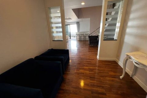 Condo in Bangkok, Thailand, 5 bedrooms  № 157501 - photo 15