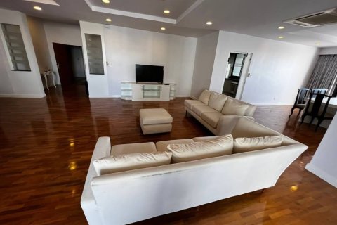 Condo in Bangkok, Thailand, 5 bedrooms  № 157501