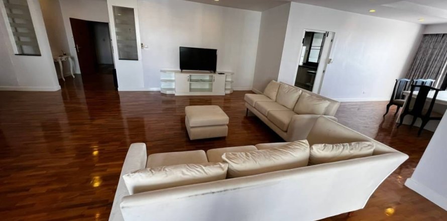 Condo in Bangkok, Thailand, 5 bedrooms  № 157501
