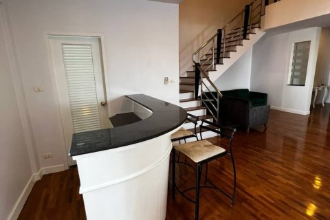 Condo in Bangkok, Thailand, 5 bedrooms  № 157501 - photo 16