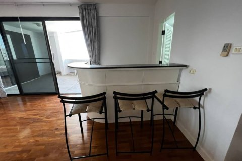 Condo in Bangkok, Thailand, 5 bedrooms  № 157501 - photo 14