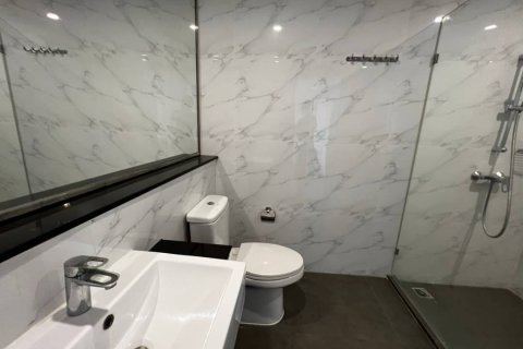 Condo in Bangkok, Thailand, 5 bedrooms  № 157501 - photo 6