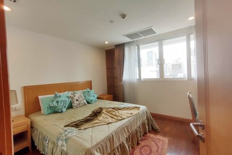 Condo in Bangkok, Thailand, 3 bedrooms  № 157502 - photo 6