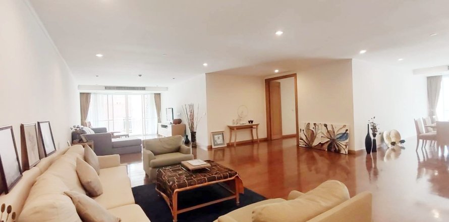 Condo in Bangkok, Thailand, 3 bedrooms  № 157502