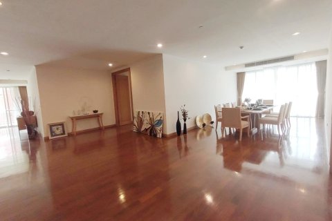 Condo in Bangkok, Thailand, 3 bedrooms  № 157502 - photo 11