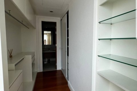 Condo in Bangkok, Thailand, 3 bedrooms  № 157498 - photo 4