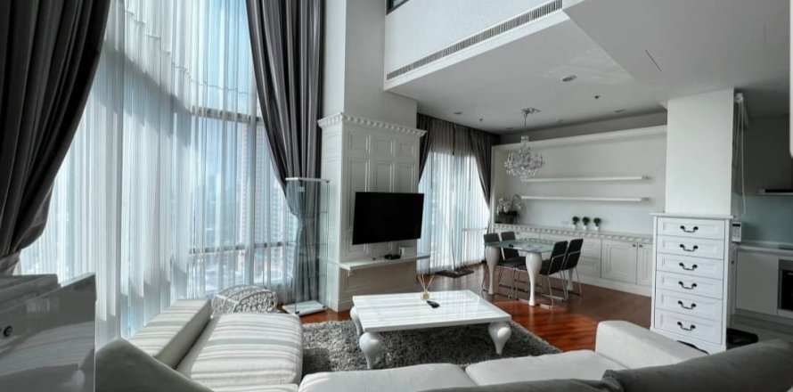 Condo in Bangkok, Thailand, 3 bedrooms  № 157498