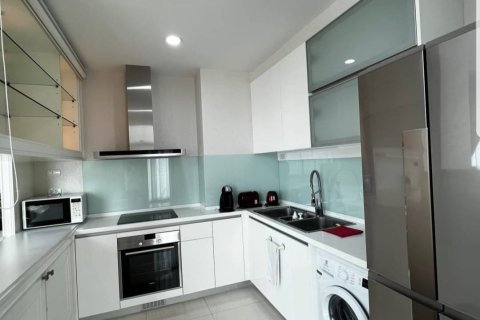 Condo in Bangkok, Thailand, 3 bedrooms  № 157498 - photo 13