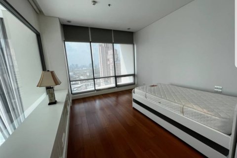 Condo in Bangkok, Thailand, 3 bedrooms  № 157498 - photo 9