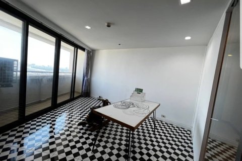 Condo in Bangkok, Thailand, 5 bedrooms  № 157500 - photo 13