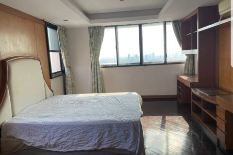Condo in Bangkok, Thailand, 5 bedrooms  № 157500 - photo 5