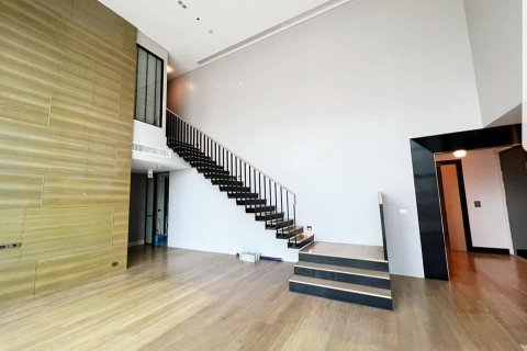 Condo in Bangkok, Thailand, 3 bedrooms  № 157499 - photo 15