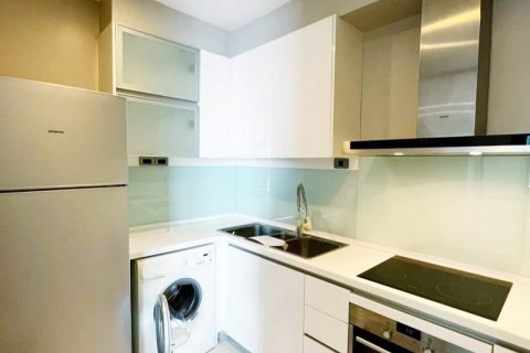 Condo in Bangkok, Thailand, 3 bedrooms  № 157499 - photo 2