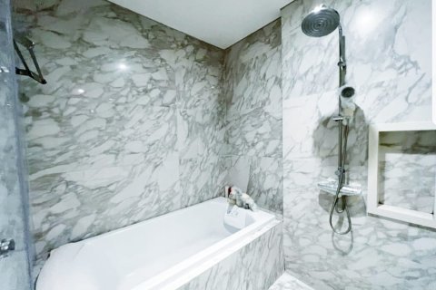 Condo in Bangkok, Thailand, 3 bedrooms  № 157499 - photo 8