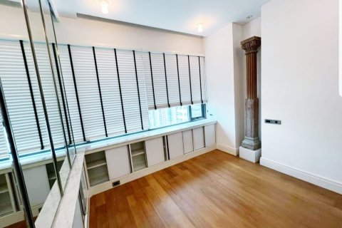 Condo in Bangkok, Thailand, 3 bedrooms  № 157499 - photo 12