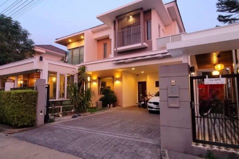 Maison à Pak Kret, Thaïlande 4 chambres № 162961