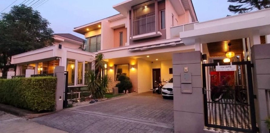 Maison à Pak Kret, Thaïlande 4 chambres № 162961