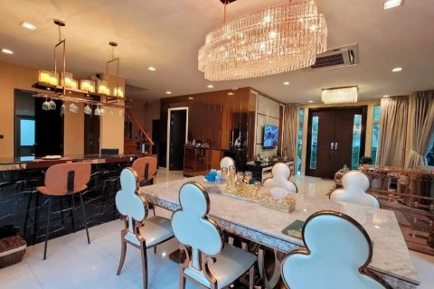 Maison à Pak Kret, Thaïlande 4 chambres № 162961 - photo 5