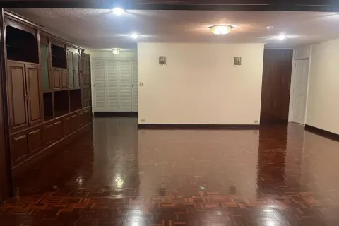 Condo à Watthana, Bangkok, Thaïlande, 6 chambres  № 162962 - photo 3