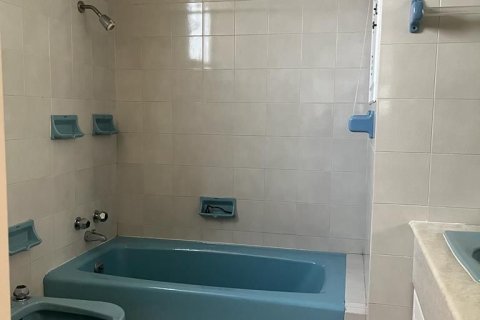 Condo à Watthana, Bangkok, Thaïlande, 6 chambres  № 162962 - photo 17