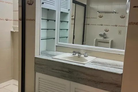 Condo à Watthana, Bangkok, Thaïlande, 6 chambres  № 162962 - photo 14