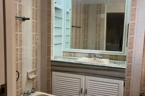 Condo à Watthana, Bangkok, Thaïlande, 6 chambres  № 162962 - photo 12