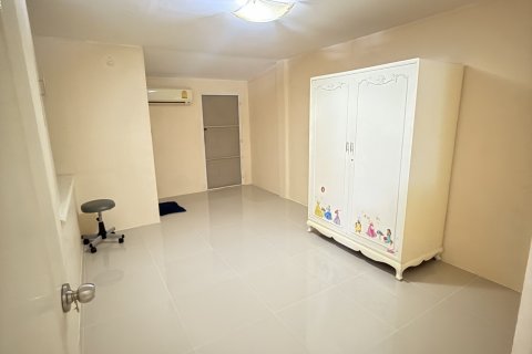 Таунхаус в Лат Крабанге, Бангкок, Таиланд с 2 спальнями  № 135577 - фото 8