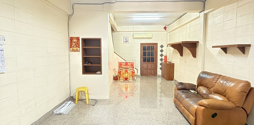 Таунхаус в Лат Крабанге, Бангкок, Таиланд с 2 спальнями  № 135577