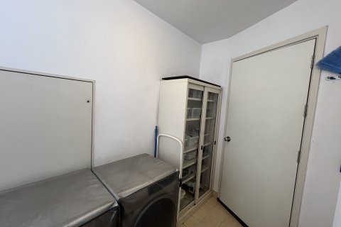 Condo à Khlong San, Bangkok, Thaïlande, 2 chambres  № 135576 - photo 17