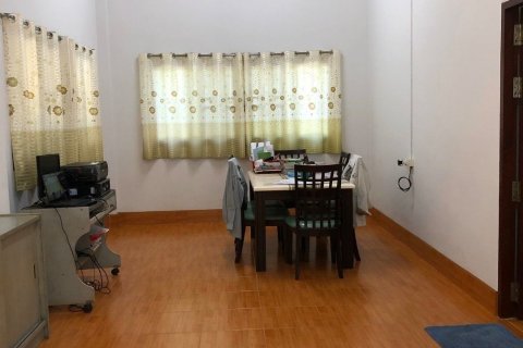 House in Sakon Nakhon, Thailand 3 bedrooms № 170563 - photo 2